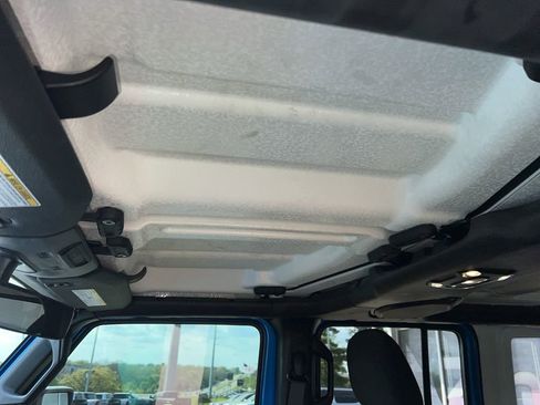 Certified 2022 Jeep Wrangler Unlimited Sport image 13