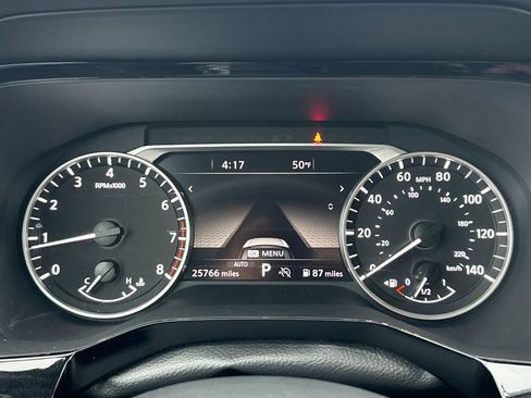 Used 2024 Nissan Pathfinder SL image 25