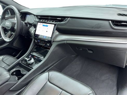 Used 2024 Jeep Grand Cherokee L Limited w/ Luxury Tech Group II image 49