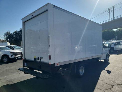Used 2024 Chevrolet Express 4500 Extended w/ Power Convenience Package RWD image 8