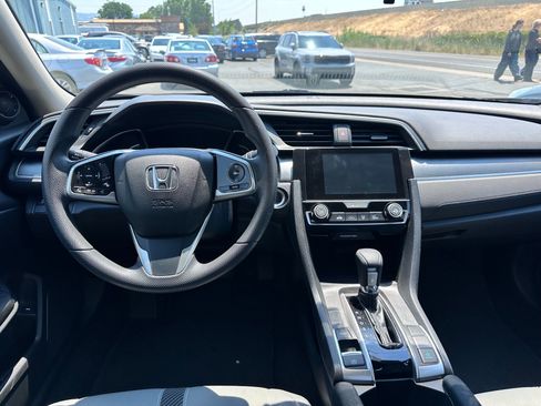 Used 2018 Honda Civic EX image 7