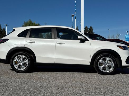 Used 2023 Honda HR-V LX image 8