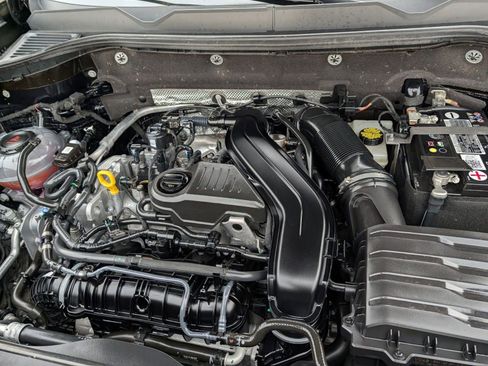 Used 2023 Volkswagen Taos SE image 29