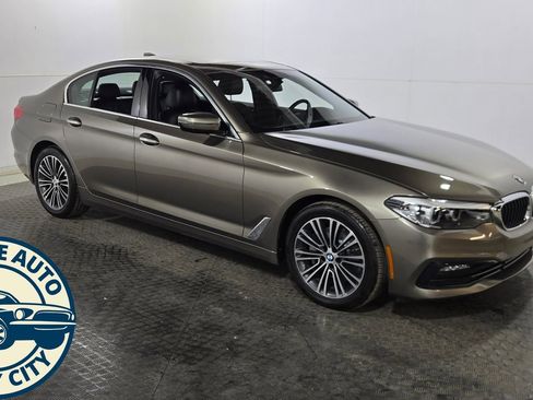 Used 2018 BMW 530i xDrive w/ Premium Package image 9