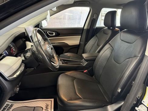 Used 2022 Jeep Compass Limited AWD/4WD image 11