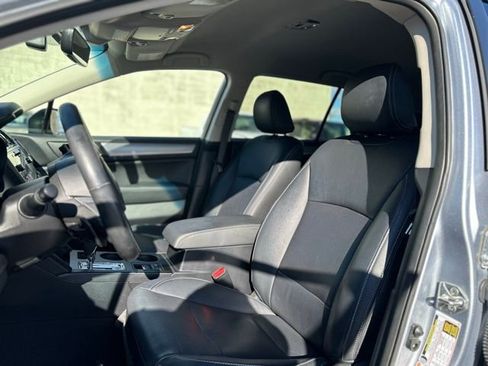 Used 2018 Subaru Outback 2.5i Premium image 16