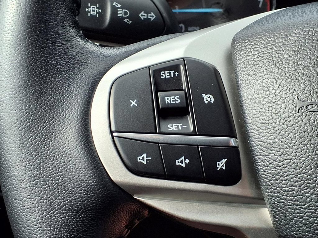 Used 2023 Ford Explorer XLT w/ Equipment Group 202A AWD/4WD image 24