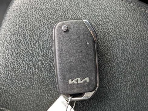 Used 2024 Kia Soul LX FWD image 30