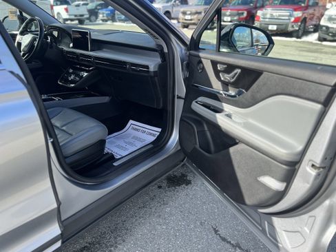 Used 2021 Lincoln Corsair Reserve w/ Elements Package image 10