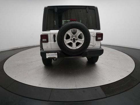 Used 2022 Jeep Wrangler Unlimited Sport image 25