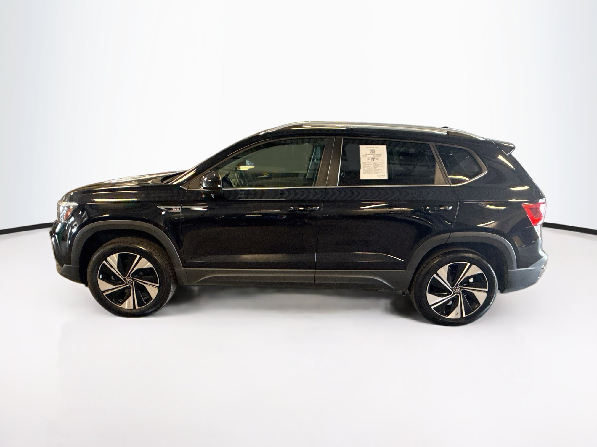 Used 2024 Volkswagen Taos SE AWD/4WD image 4