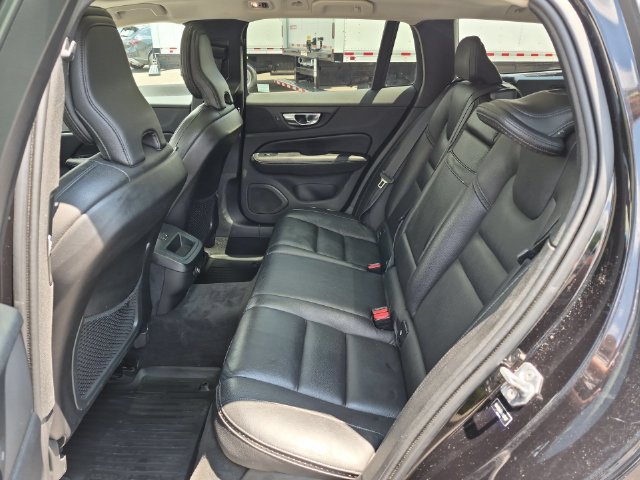 Used 2020 Volvo V60 T5 Cross Country AWD/4WD image 28