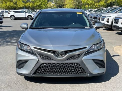 Used 2020 Toyota Camry SE FWD image 2