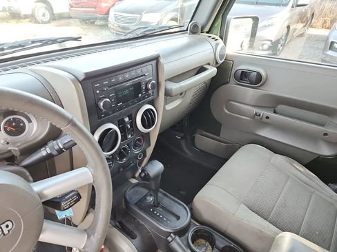 Used 2008 Jeep Wrangler Unlimited Sahara w/ Dual Top Group image 10