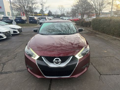 Used 2016 Nissan Maxima SR image 2