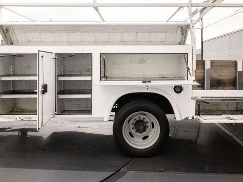 Used 2019 Ford F450 XL w/ Power Equipment Group image 33