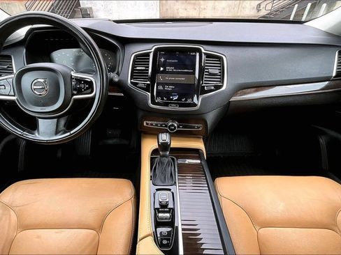 Used 2016 Volvo XC90 T6 Momentum w/ Momentum Plus Package AWD/4WD image 21