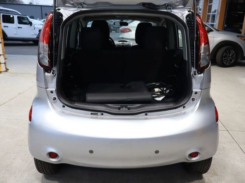 Used 2012 Mitsubishi i SE image 11