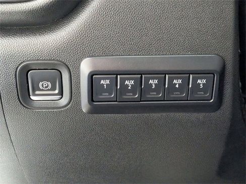 Used 2024 Chevrolet Silverado 3500 W/T image 14