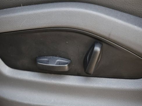 Used 2022 Porsche Cayenne Platinum Edition image 24