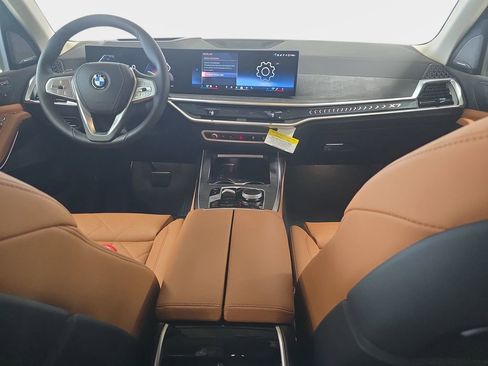 Used 2026 BMW X7 xDrive40i w/ Premium Package AWD/4WD image 7