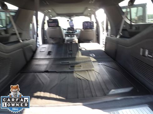 Used 2021 Chevrolet Suburban Z71 w/ Luxury Package AWD/4WD image 33