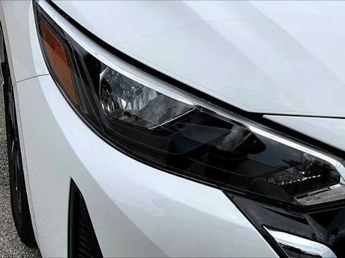 Certified 2025 Nissan Sentra SV w/ Trunk Package image 18