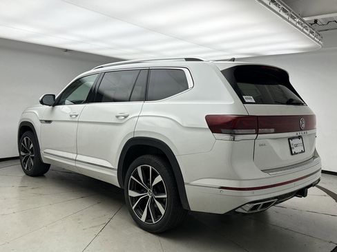 Used 2024 Volkswagen Atlas SEL Premium R-Line AWD/4WD image 3