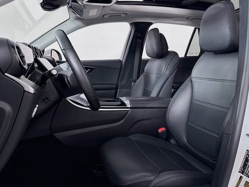 Certified 2025 Mercedes-Benz GLC 350e 4MATIC image 18