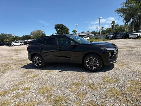 New 2026 Chevrolet Trax LT w/ LT Convenience Package FWD image 14
