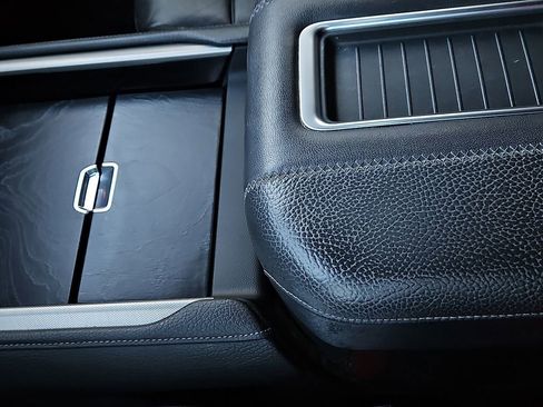 Used 2021 GMC Yukon Denali w/ Denali Ultimate Package image 25