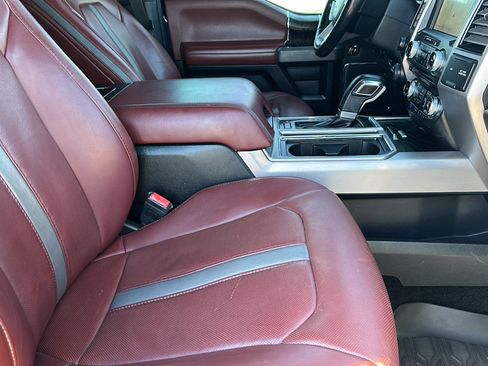 Used 2018 Ford F150 Platinum w/ Equipment Group 701A Luxury image 23