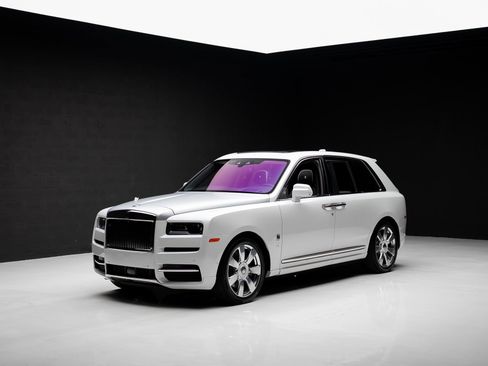 Used 2019 Rolls-Royce Cullinan AWD/4WD image 4