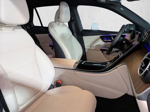 Certified 2025 Mercedes-Benz GLC 300 image 23