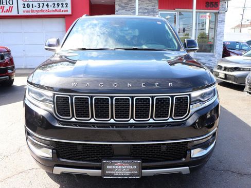 Used 2024 Jeep Wagoneer L Series II w/ Flexible Seating Group AWD/4WD image 8