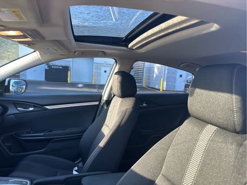 Used 2018 Honda Civic EX image 8