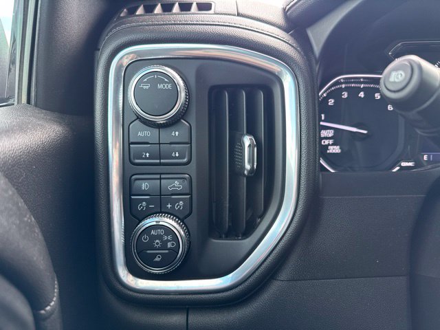 Used 2021 GMC Sierra 1500 SLT w/ SLT Premium Plus Package AWD/4WD image 17
