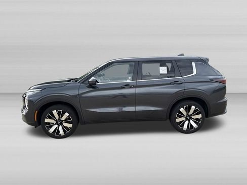 Used 2025 Mitsubishi Outlander SE AWD/4WD image 9