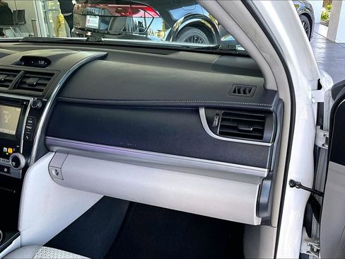 Used 2014 Toyota Camry LE image 26