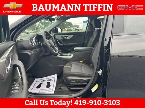 Used 2025 Chevrolet Blazer LT FWD image 12