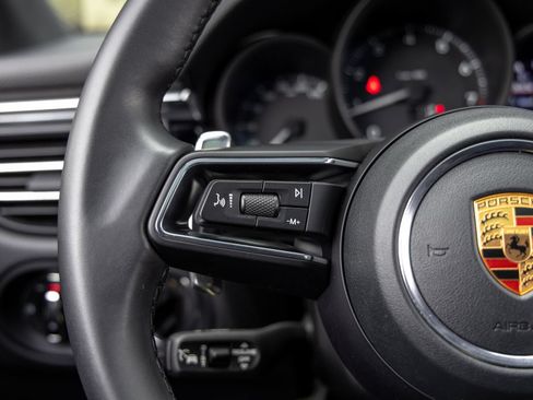 Certified 2026 Porsche Macan AWD/4WD image 30