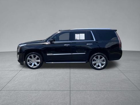 Used 2019 Cadillac Escalade Luxury RWD image 4