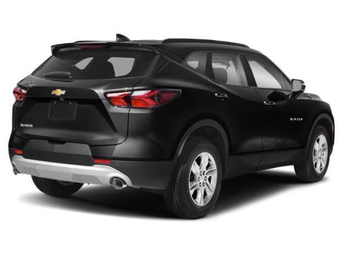 Used 2019 Chevrolet Blazer LT FWD image 2