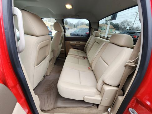 Used 2014 Chevrolet Silverado 2500 LT w/ Z71 Appearance Package AWD/4WD image 16