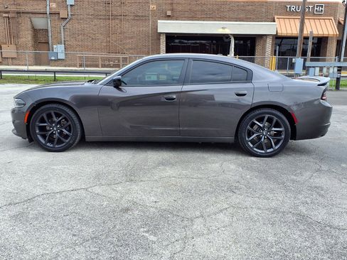 Used 2020 Dodge Charger SXT w/ Blacktop Package image 7