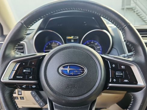 Used 2018 Subaru Outback 2.5i Limited image 12