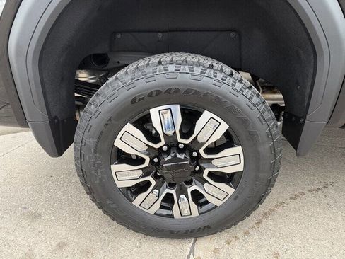 Used 2024 GMC Sierra 2500 Denali w/ Denali Reserve Package image 18