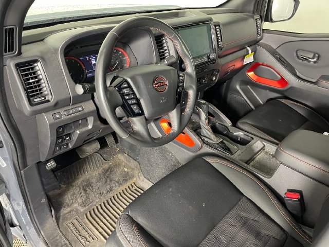 Used 2024 Nissan Frontier PRO-4X w/ Technology Package AWD/4WD image 3