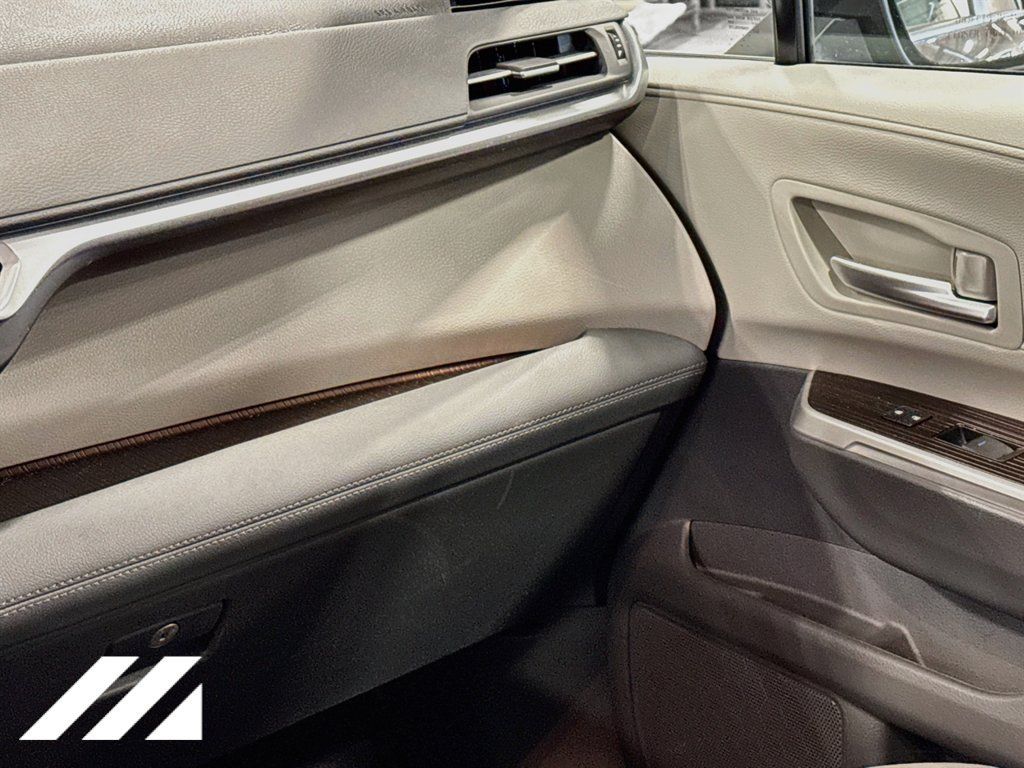 Used 2024 Toyota Sienna XLE AWD/4WD image 24