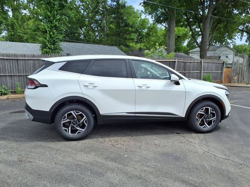 Used 2023 Kia Sportage LX AWD/4WD image 30